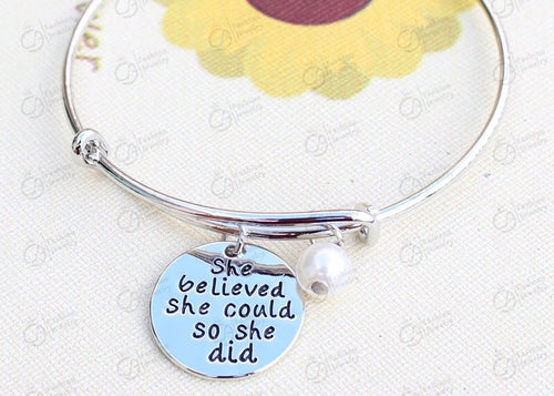 Pulsera “She Believed She Could, So She Did”
